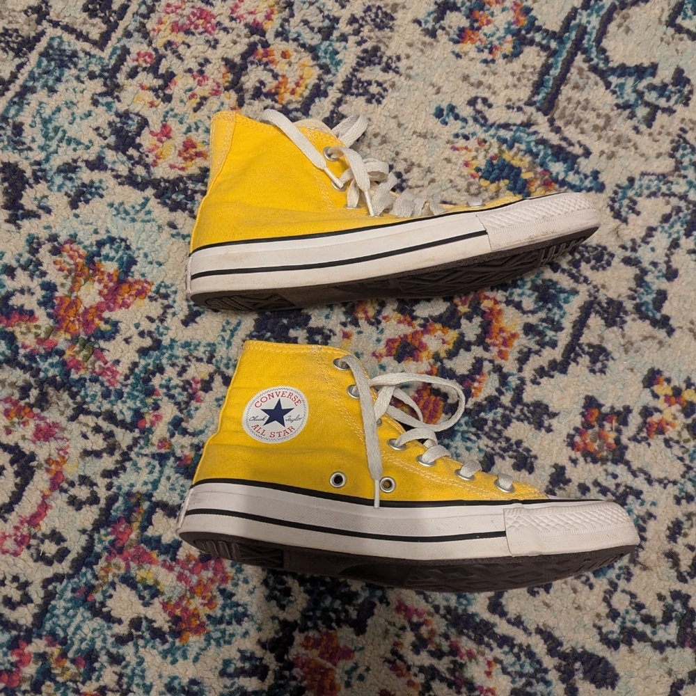 Converse High Tops Yellow